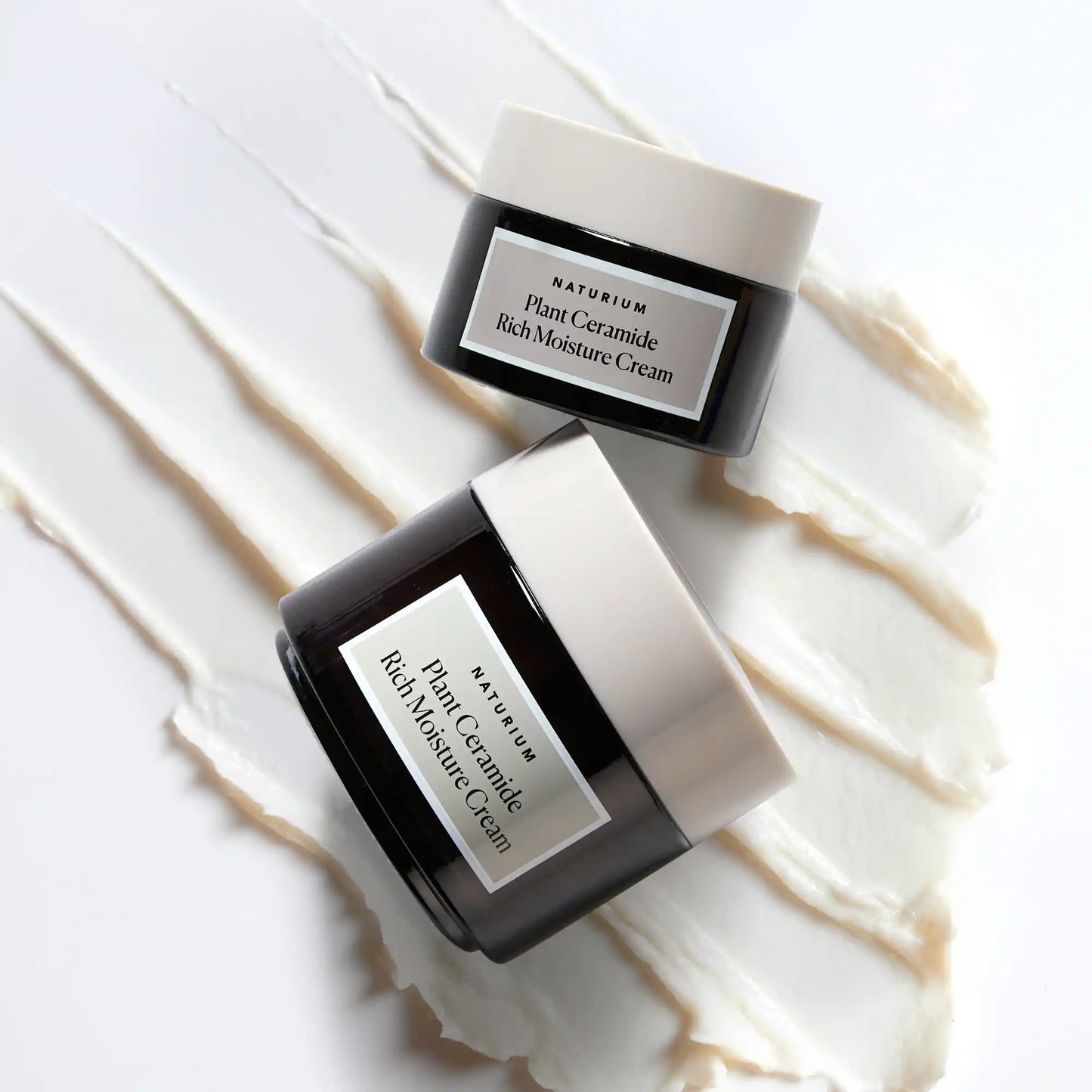 plant-ceramide-rich-moisture-cream-jumbo-k3 11_18_2021_Naturium0575-crop.webp
