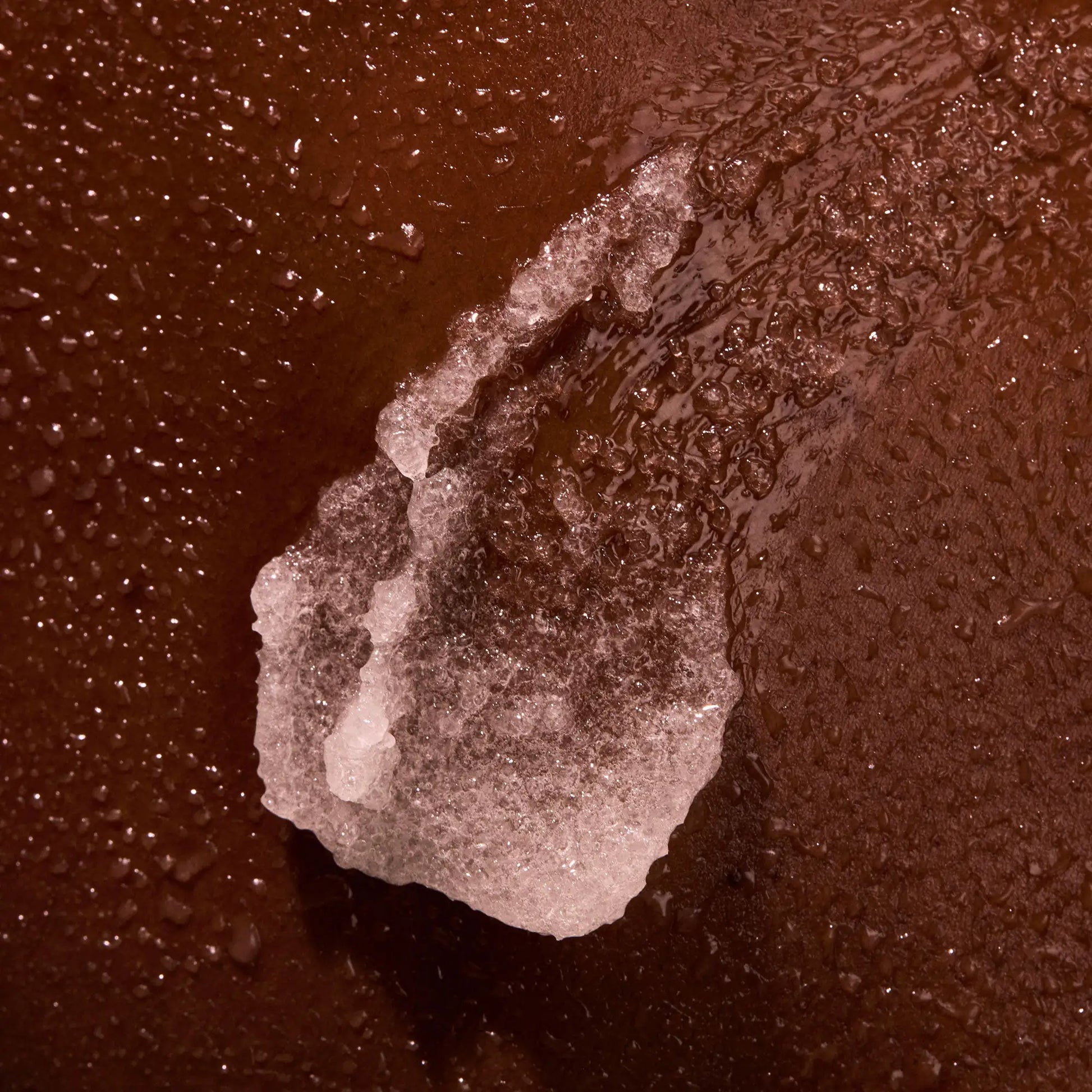 the-glow-getter-multi-oil-body-scrub-z5 NATR-40028-Alt-Image-TheGlowGetterMulti-OilBodyScrub-08.webp